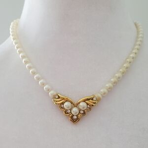 Vintage VENDOME Ivory Pearls Necklace Rhinestone Gold Tone Ornate Centre Pendant